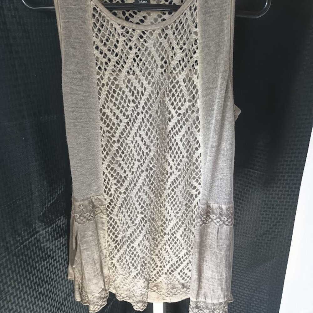 Shana Lace Topper